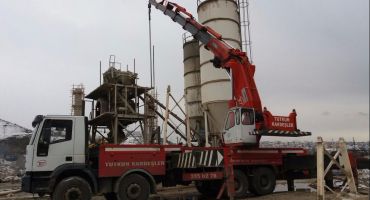 Yeni kentte 80 Tonluk hiap vinçle beton santrali kurumu.html